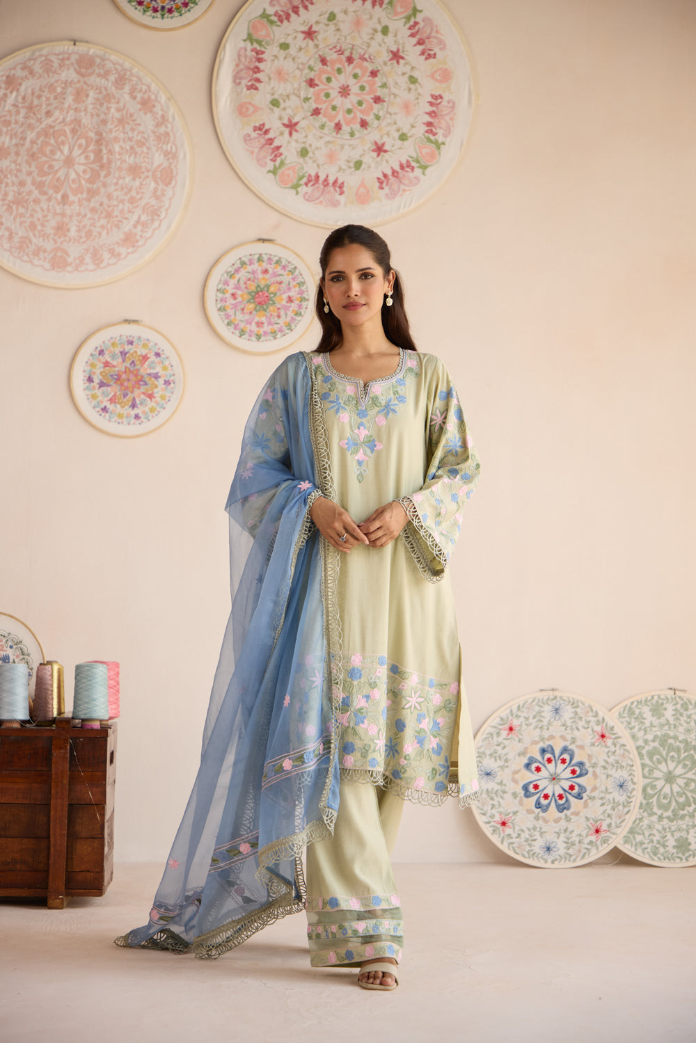 Nazaakat Green Cotton Aari Kurta Set with Organza Dupatta & Wide Pants
