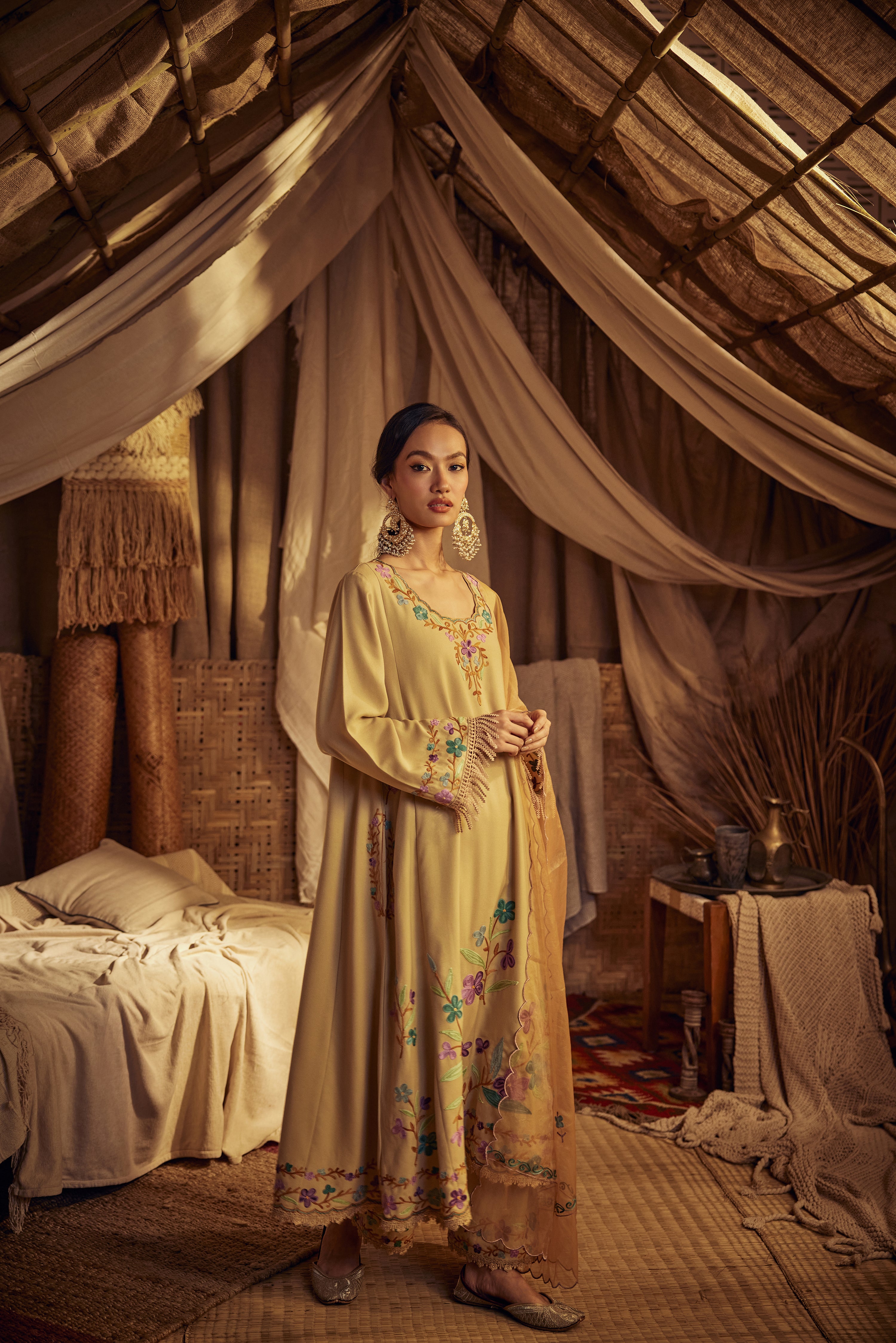 Gul Kalidaar Pheran Set