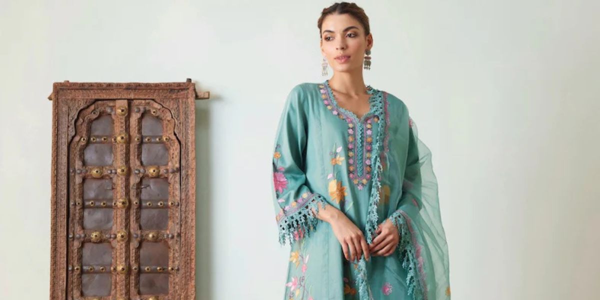 10 Stunning Pheran Suits to Add Glamour to Your Wardrobe