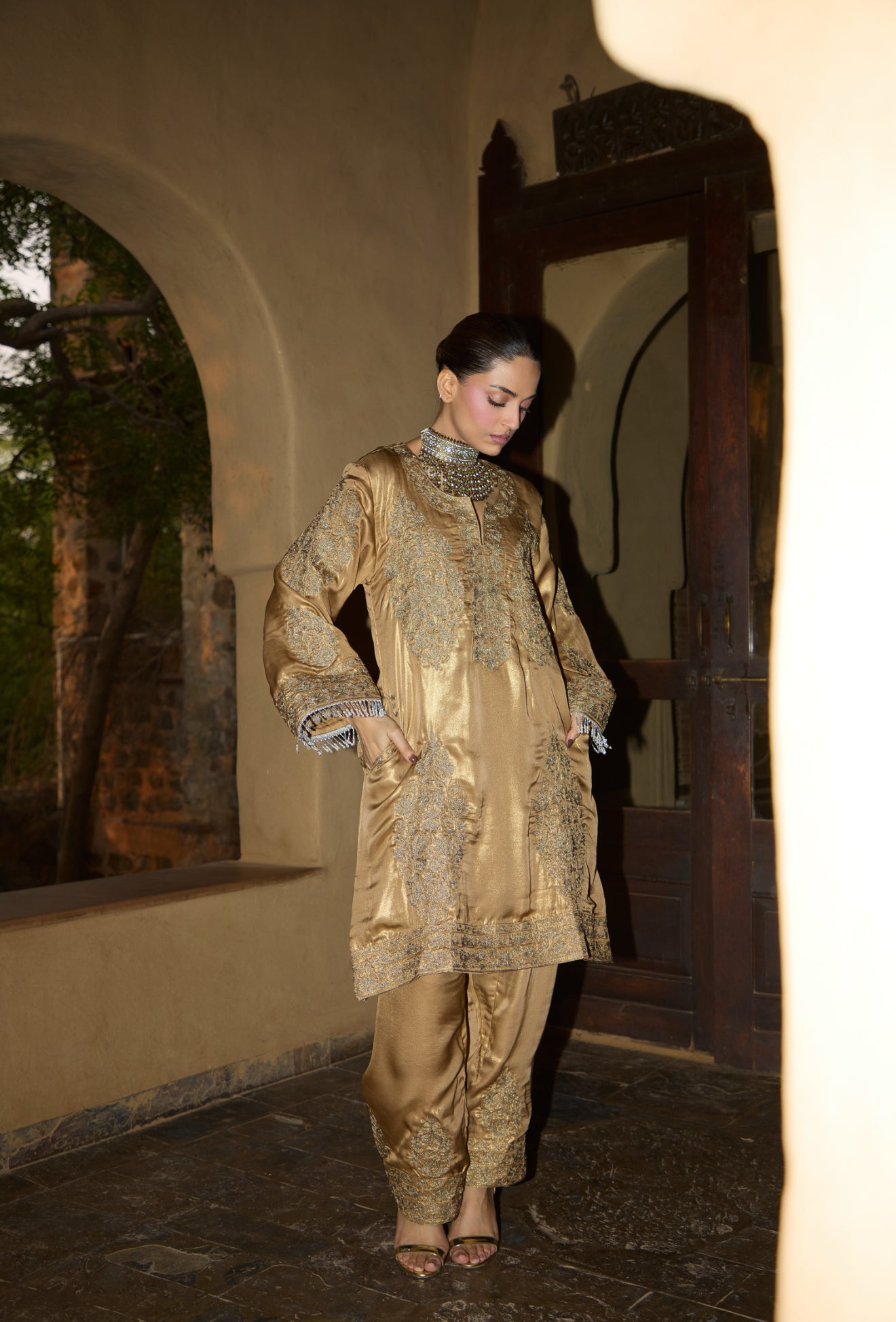 Gold Tissue Tilla Embroidered Kurta Set With Salwar Pants & Embroidered Copper Tissue Dupatta