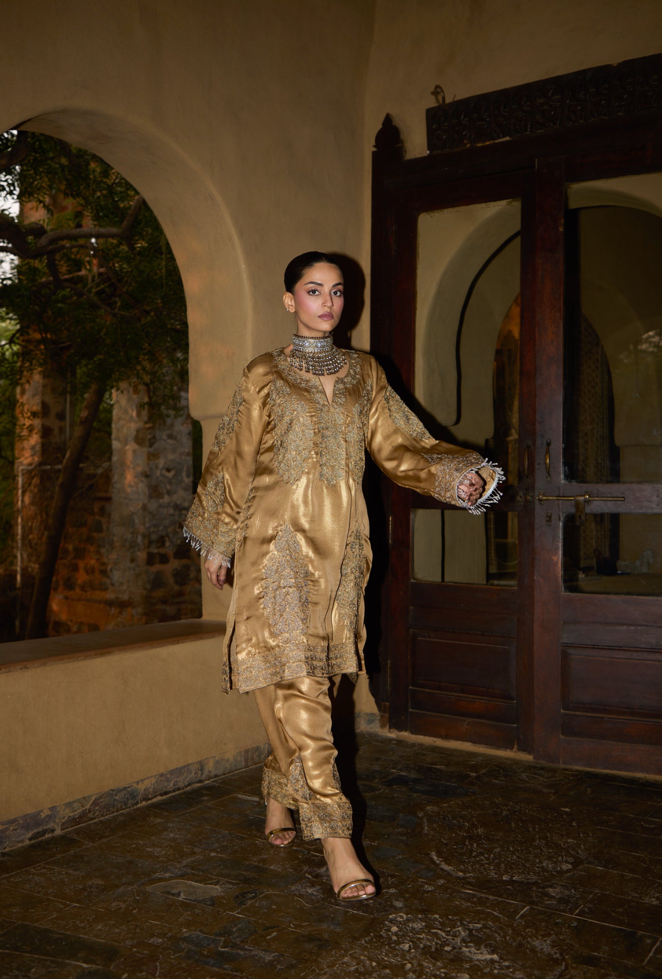 Gold Tissue Tilla Embroidered Kurta Set With Salwar Pants & Embroidered Copper Tissue Dupatta