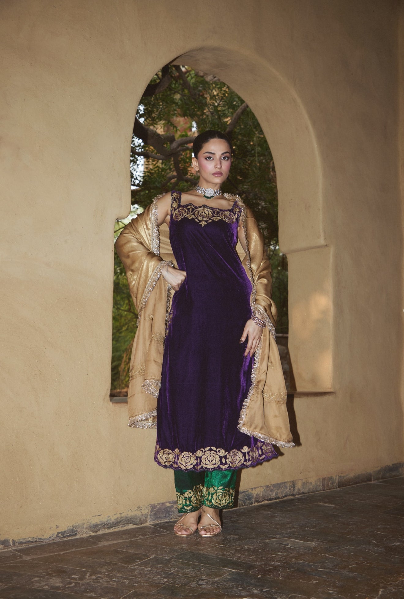 Purple Velvet Tilla Embroidered Sleeveless Kurta Set With Green Tissue Cigarette Pants & Gold Tissue Embroidered Dupatta