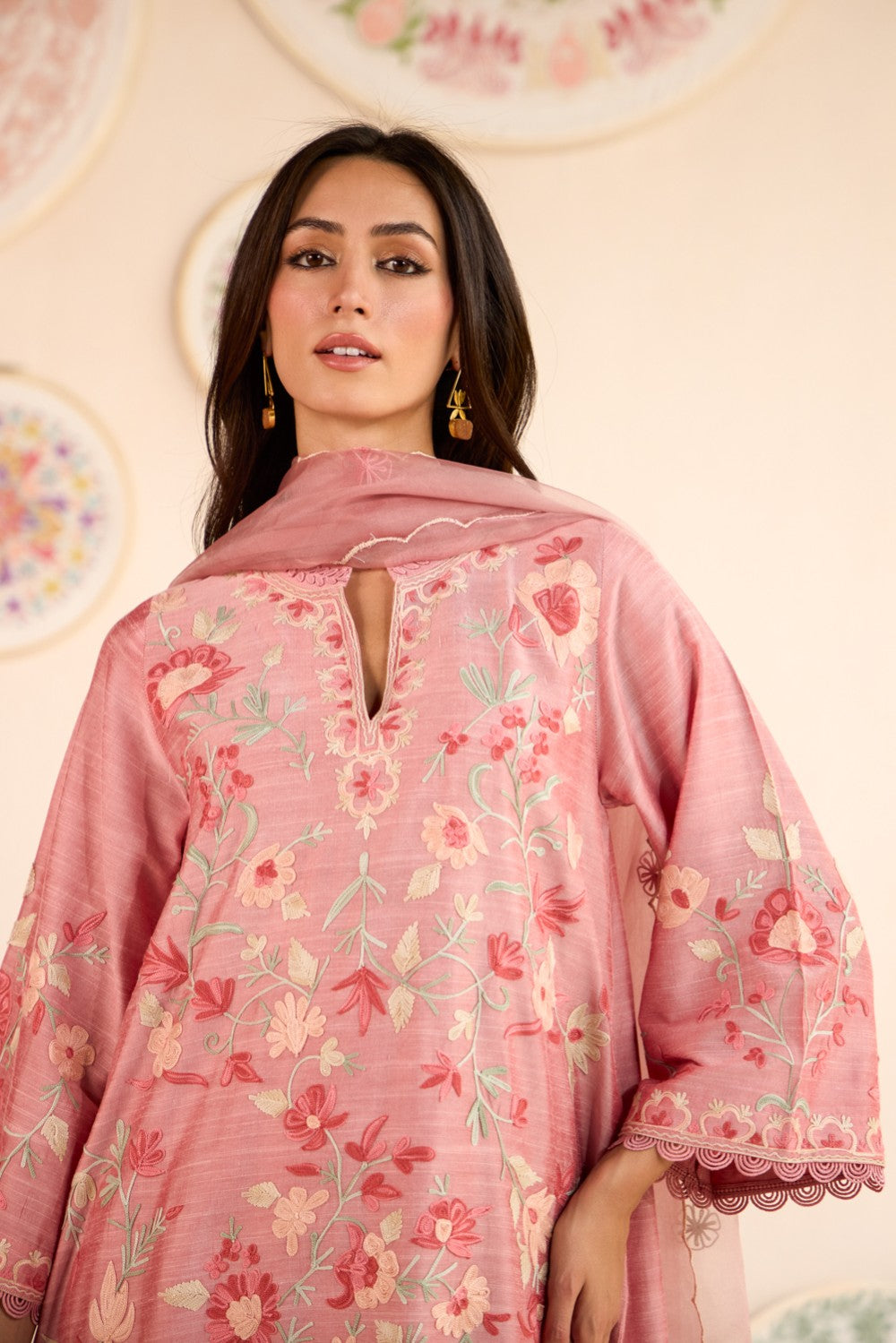 Pink Raw Silk Aari Embroidered Kurta Set with Straight Pants & Organza Scalloped Dupatta
