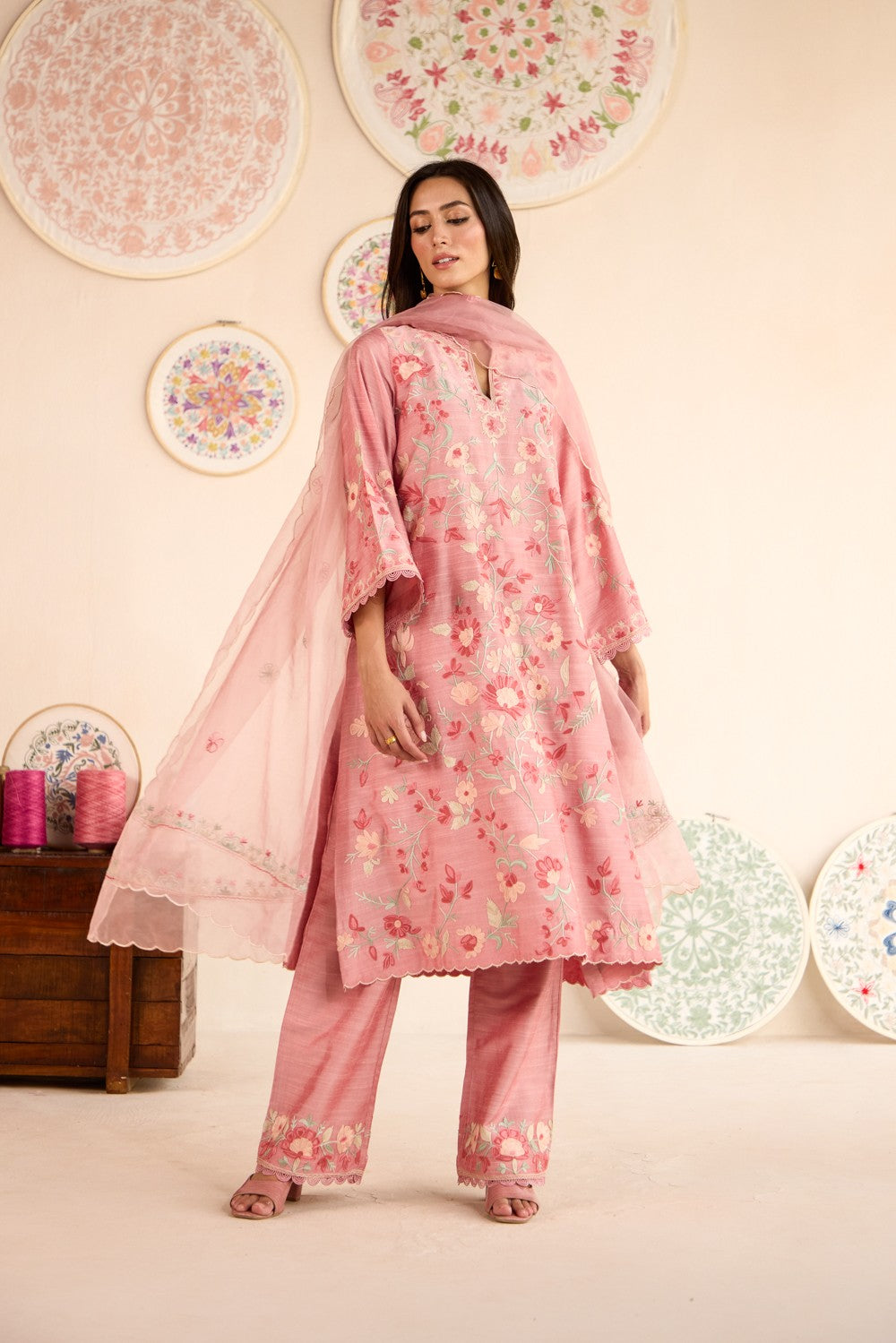 Pink Raw Silk Aari Embroidered Kurta Set with Straight Pants & Organza Scalloped Dupatta