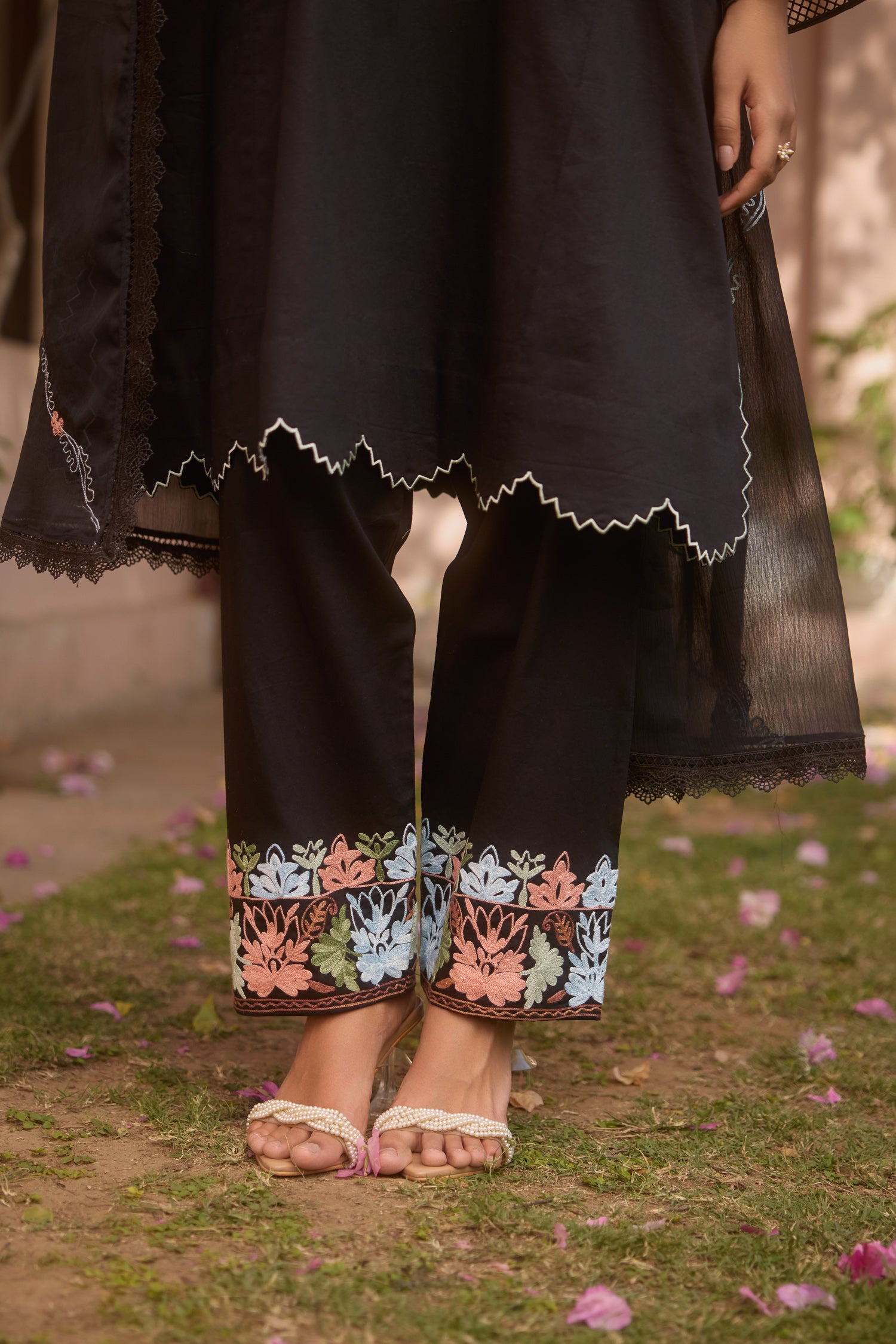 Black Amber Cotton Aari Kalidaar Pheran Set