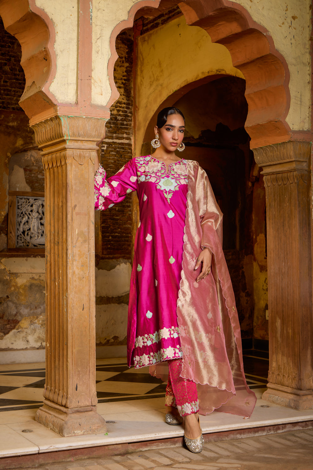 Waheeda Rani Pink Silk Kurta Set With Brocade Pants