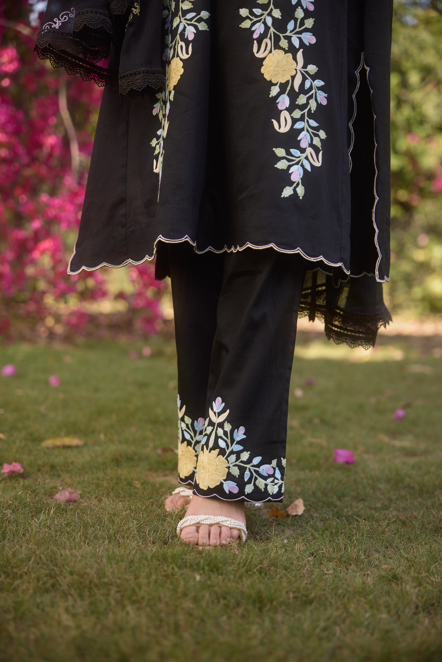 Black Bloom Cotton Aari Pheran Set