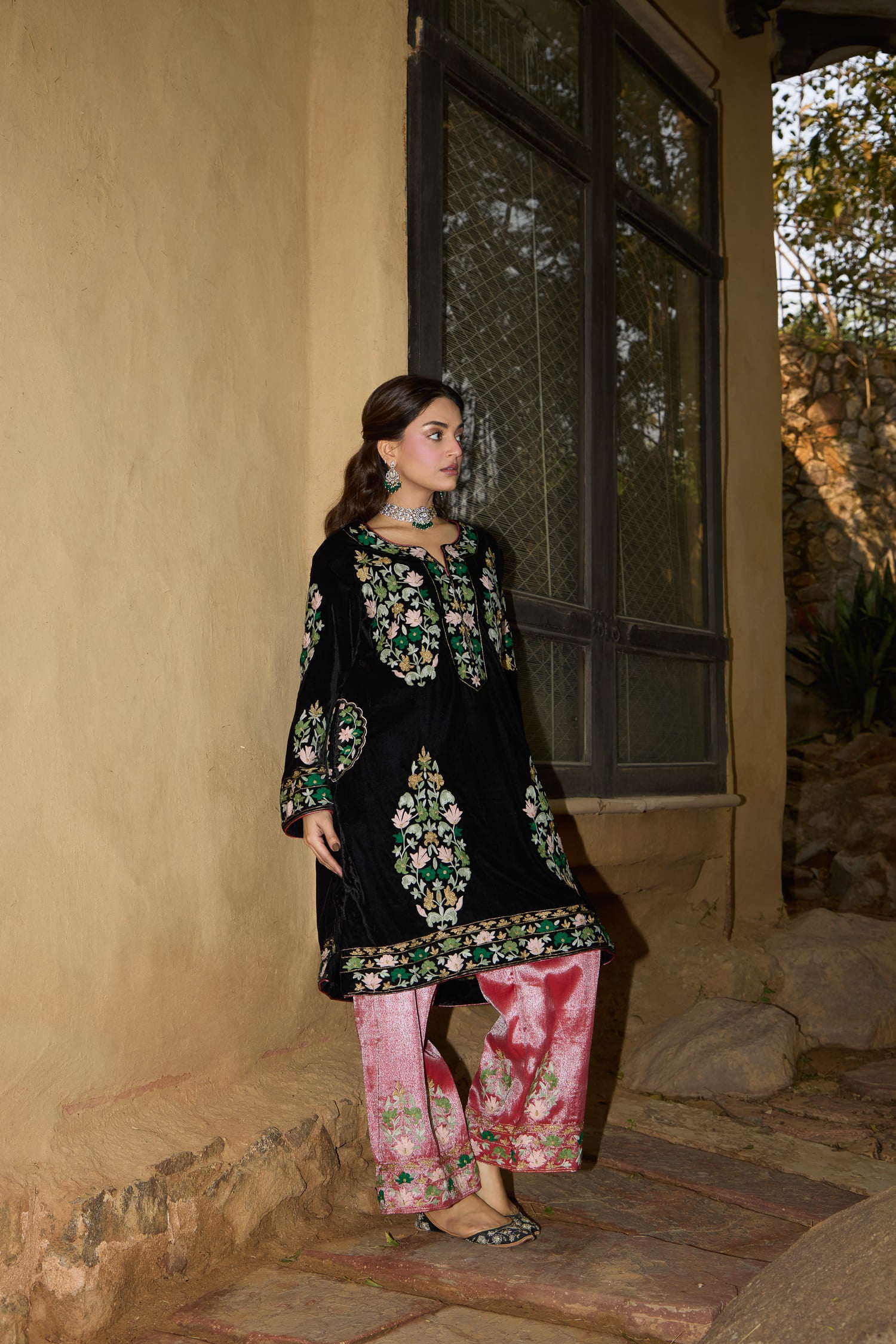 Black Velvet Aari Tilla Embroidered Short Pheran Set With Rose Tissue Pants & Black Velvet Embroidered Dupatta