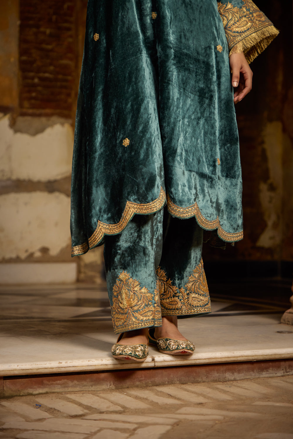 Firoza Emerald Green Silk Velvet Pheran Set