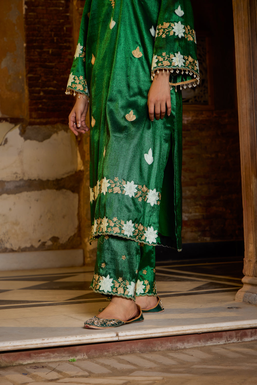 Sultana Green Tissue Kurta Set With Flared Embroidered Pants