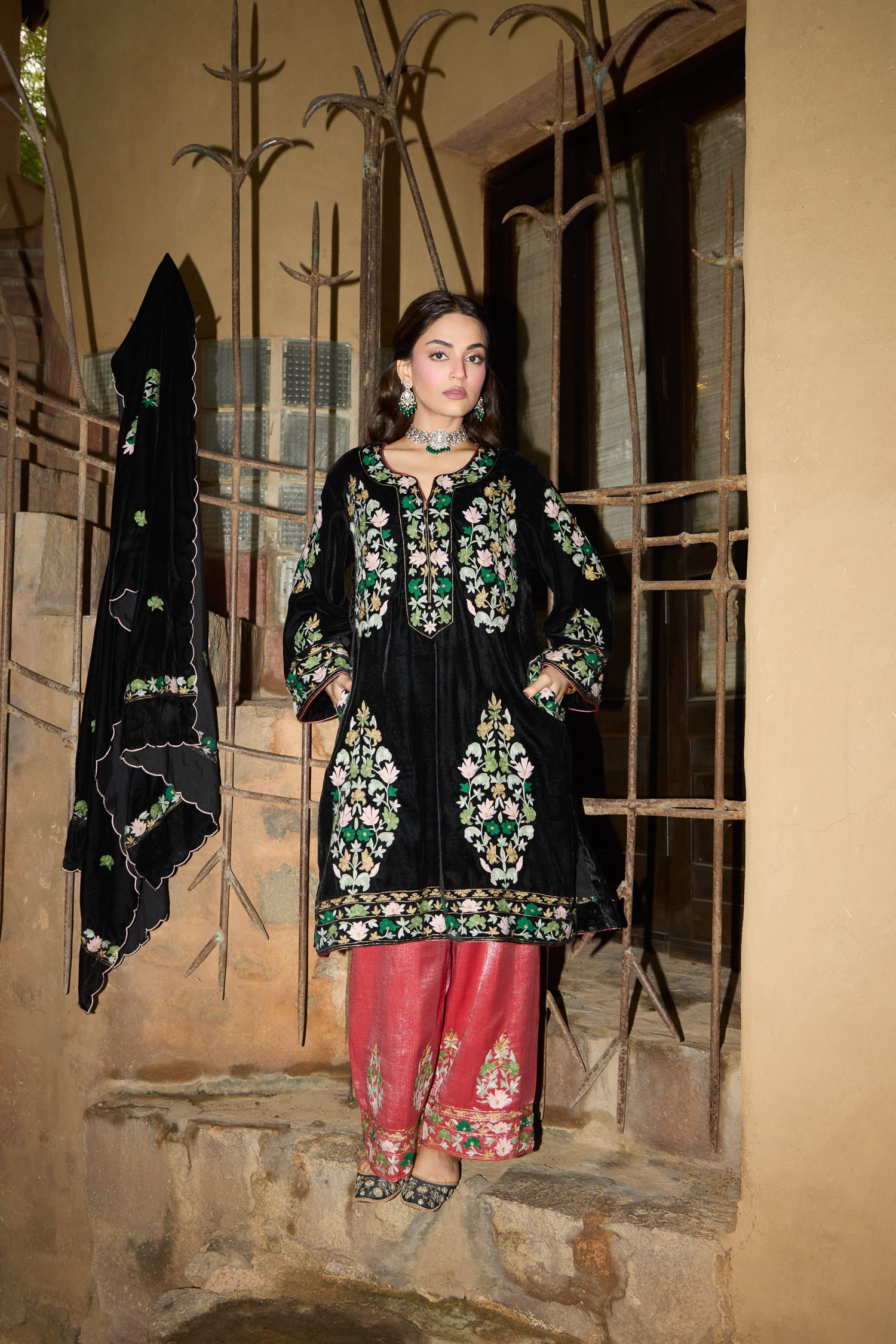 Black Velvet Aari Tilla Embroidered Short Pheran Set With Rose Tissue Pants & Black Velvet Embroidered Dupatta