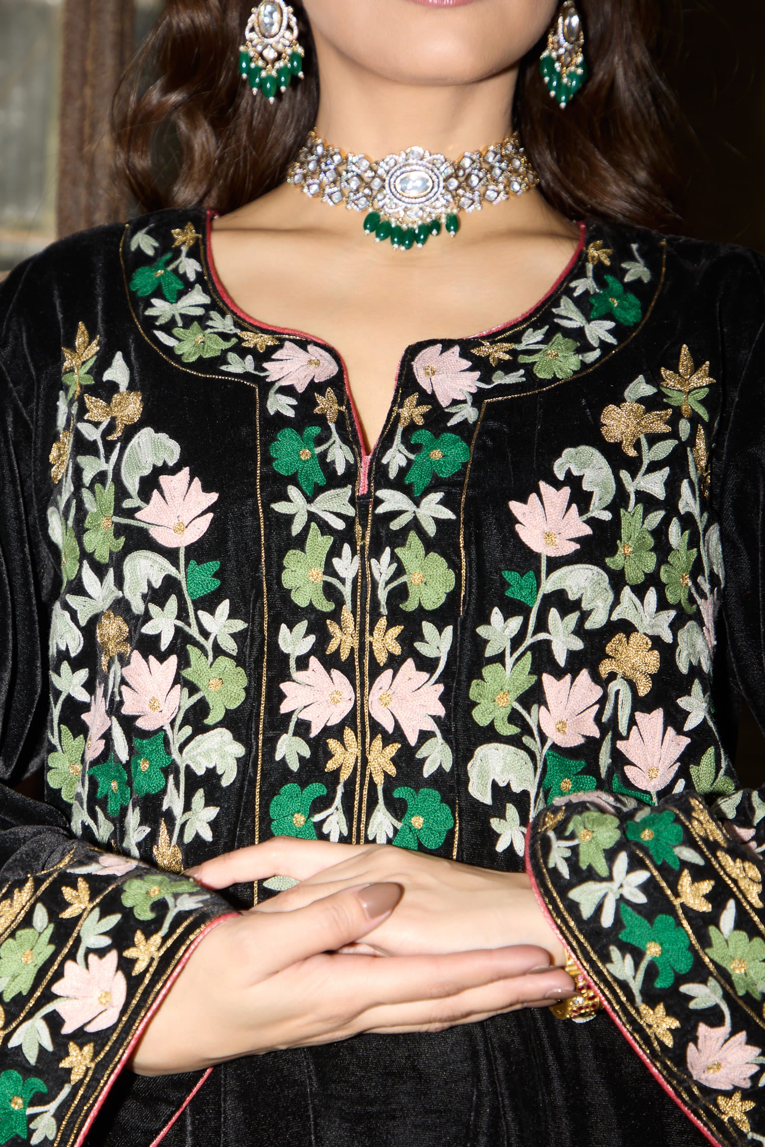 Black Velvet Aari Tilla Embroidered Short Pheran Set With Rose Tissue Pants & Black Velvet Embroidered Dupatta