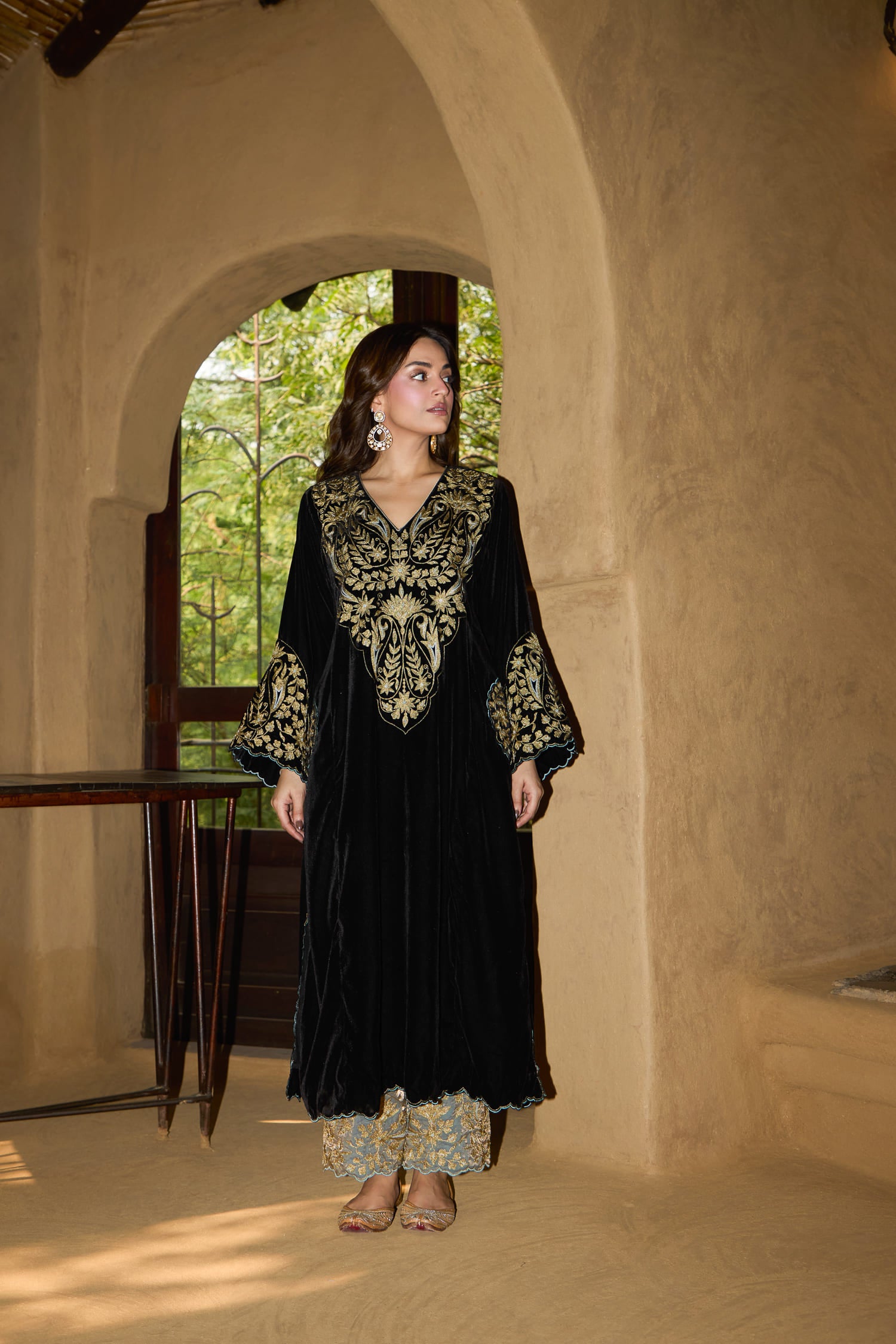 Black Velvet Tilla Embroidered Pheran Set With Ice Blue Tissue Pants & Ice blue Tissue Embroidered Dupatta