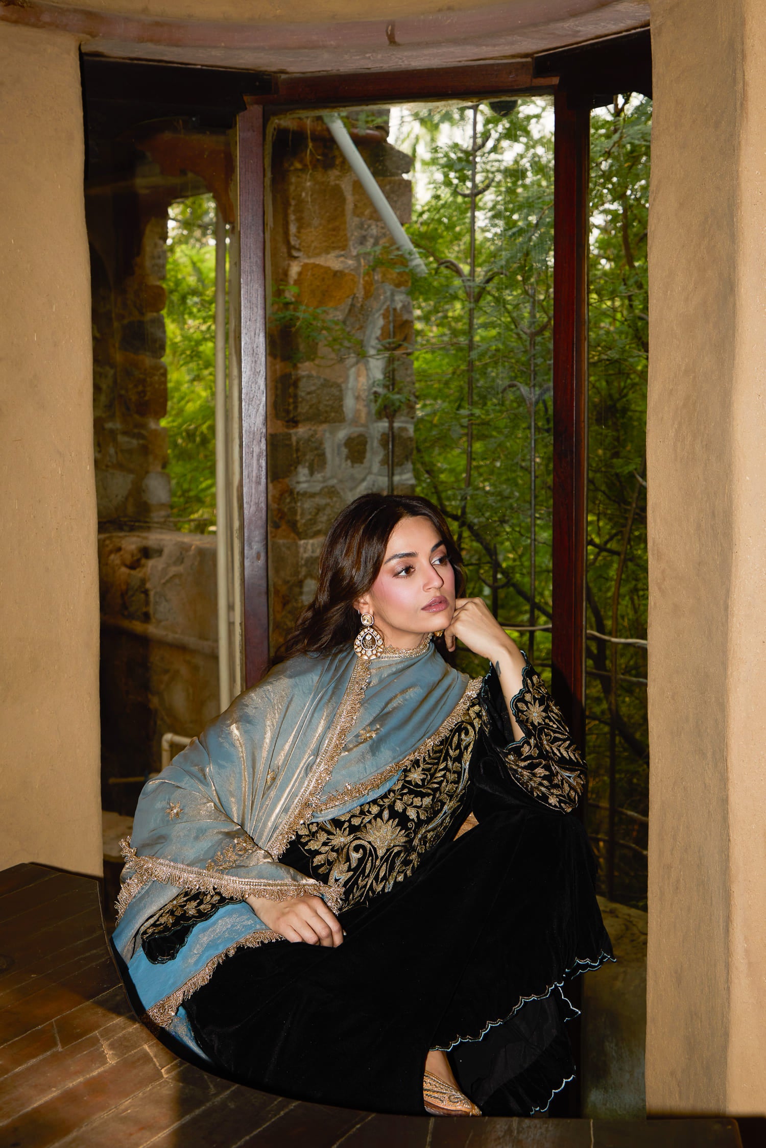 Black Velvet Tilla Embroidered Pheran Set With Ice Blue Tissue Pants & Ice blue Tissue Embroidered Dupatta