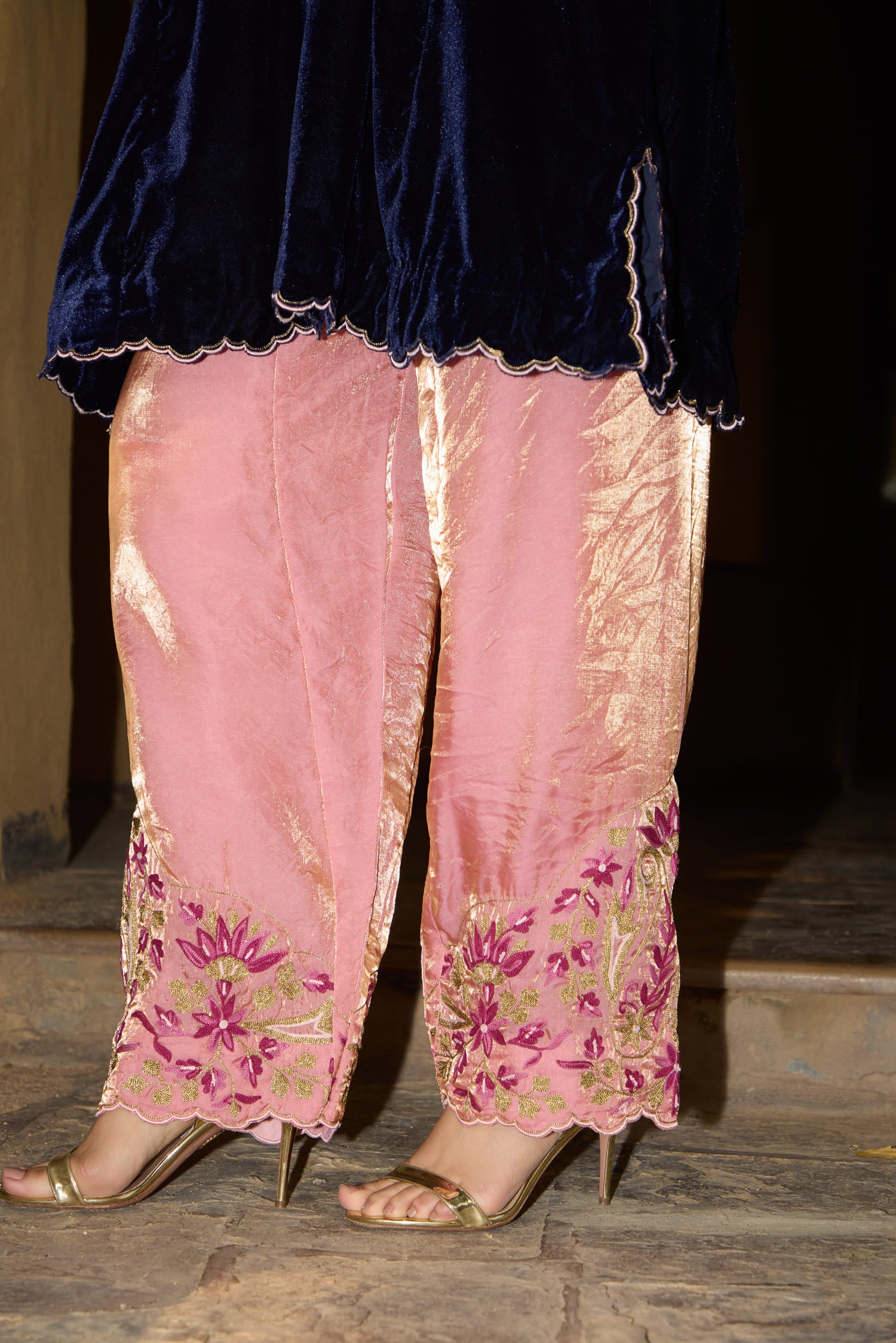 Royal Blue Aari Tilla Embroidered Short Pheran Set With Pink Tissue Salwar Pants & Pink Tissue Embroidered Dupatta
