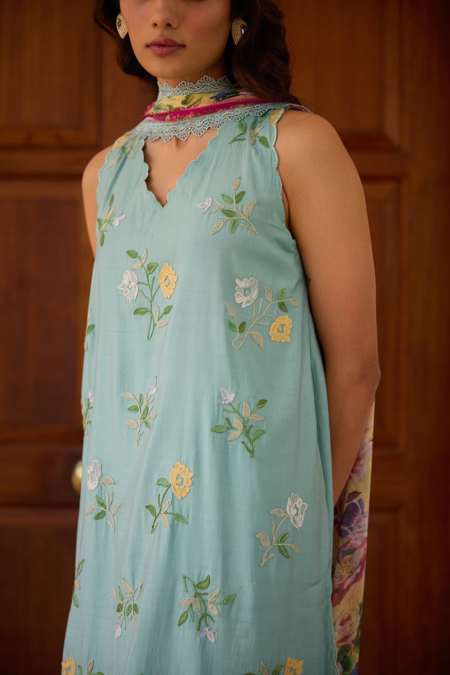 Breeze Sleeveless Cotton Aari Kurta Set with Straight Pants