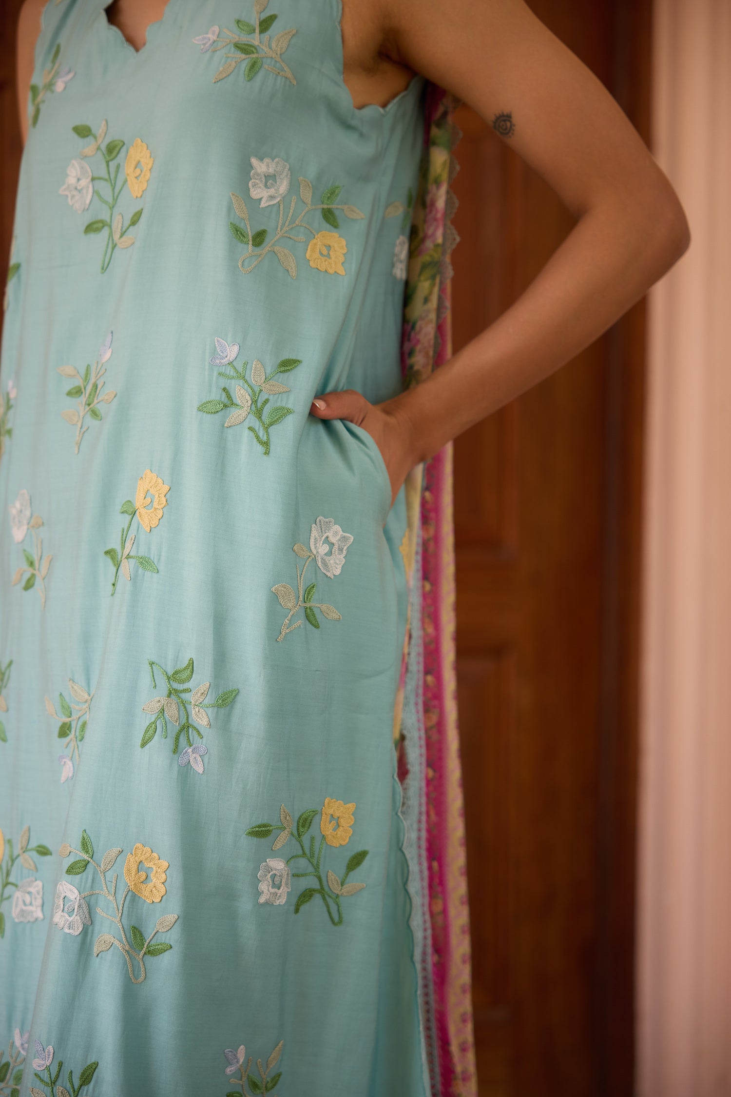 Breeze Sleeveless Cotton Aari Kurta Set with Straight Pants