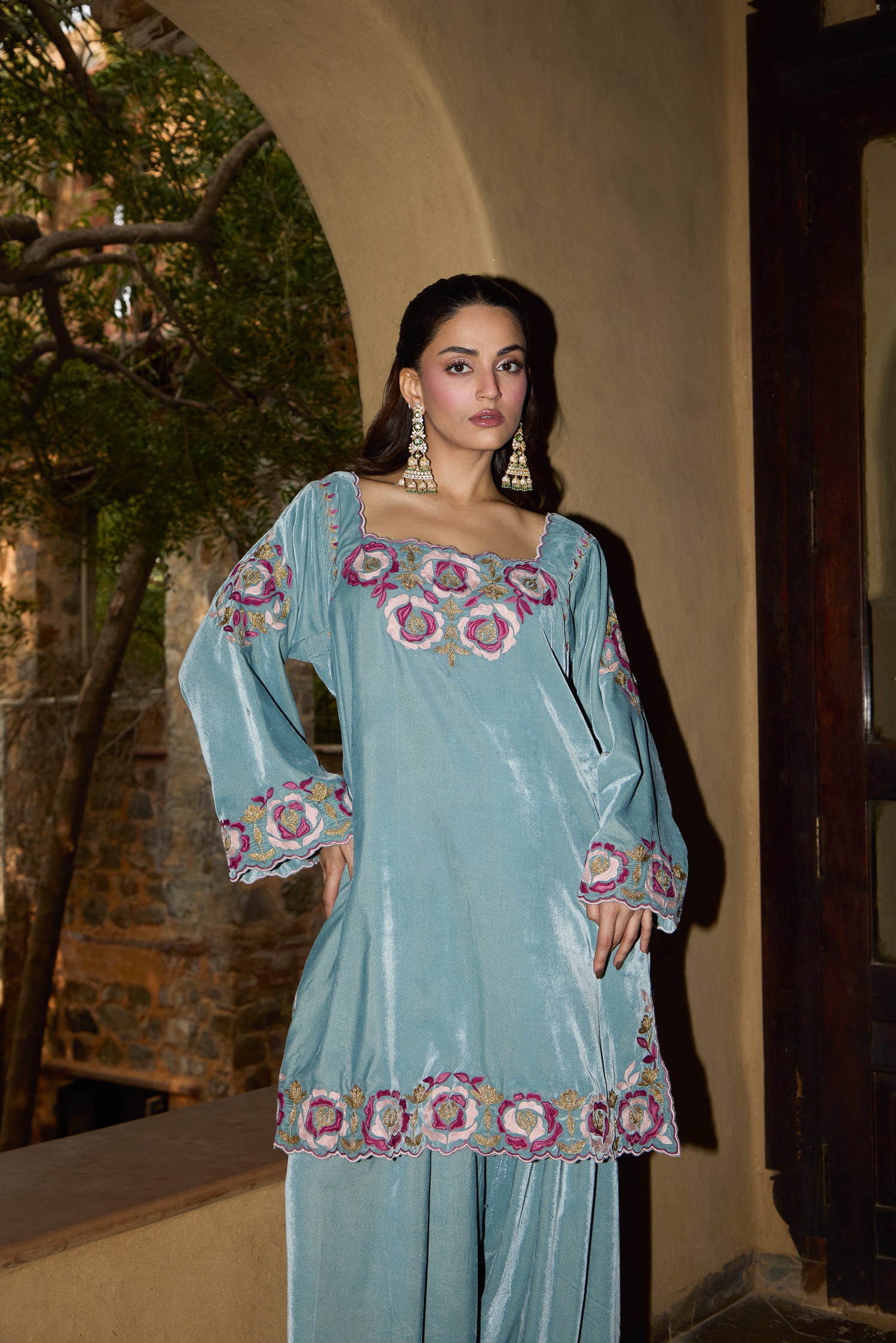 Cloud Blue Aari Tilla Embroidered Short Pheran Set With Farshi Salwar & Ice Blue Tissue Embroidered Dupatta