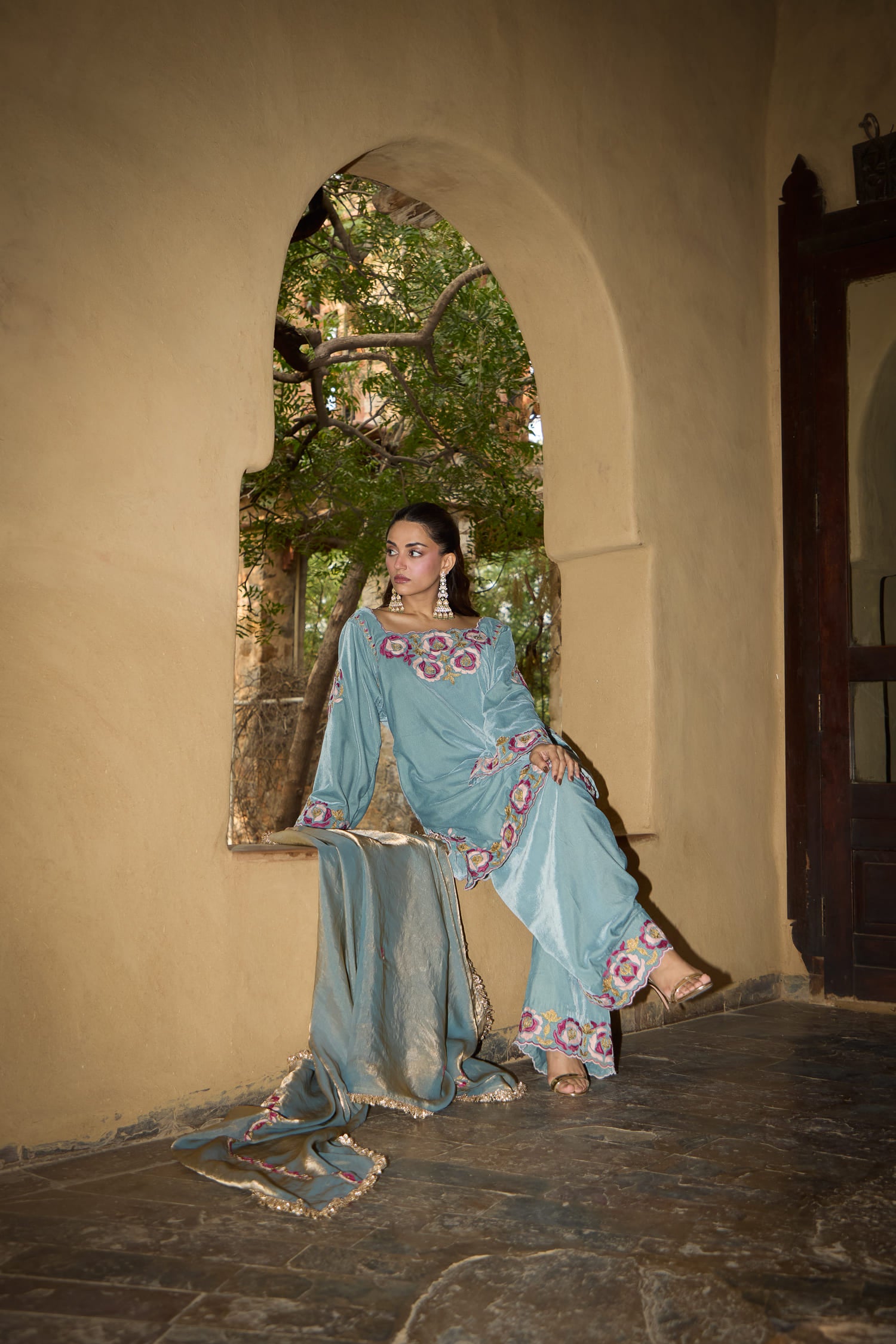 Cloud Blue Aari Tilla Embroidered Short Pheran Set With Farshi Salwar & Ice Blue Tissue Embroidered Dupatta