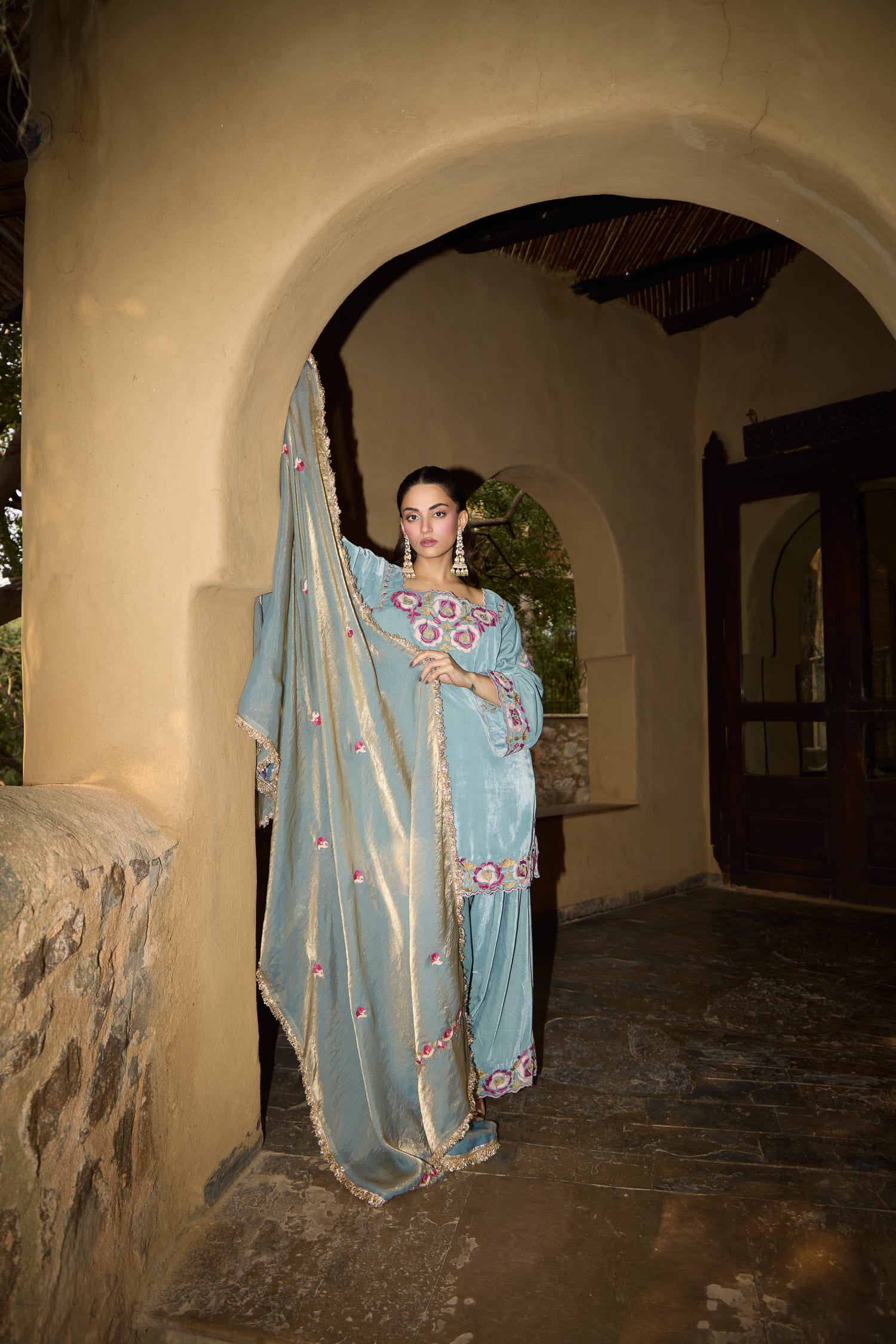 Cloud Blue Aari Tilla Embroidered Short Pheran Set With Farshi Salwar & Ice Blue Tissue Embroidered Dupatta