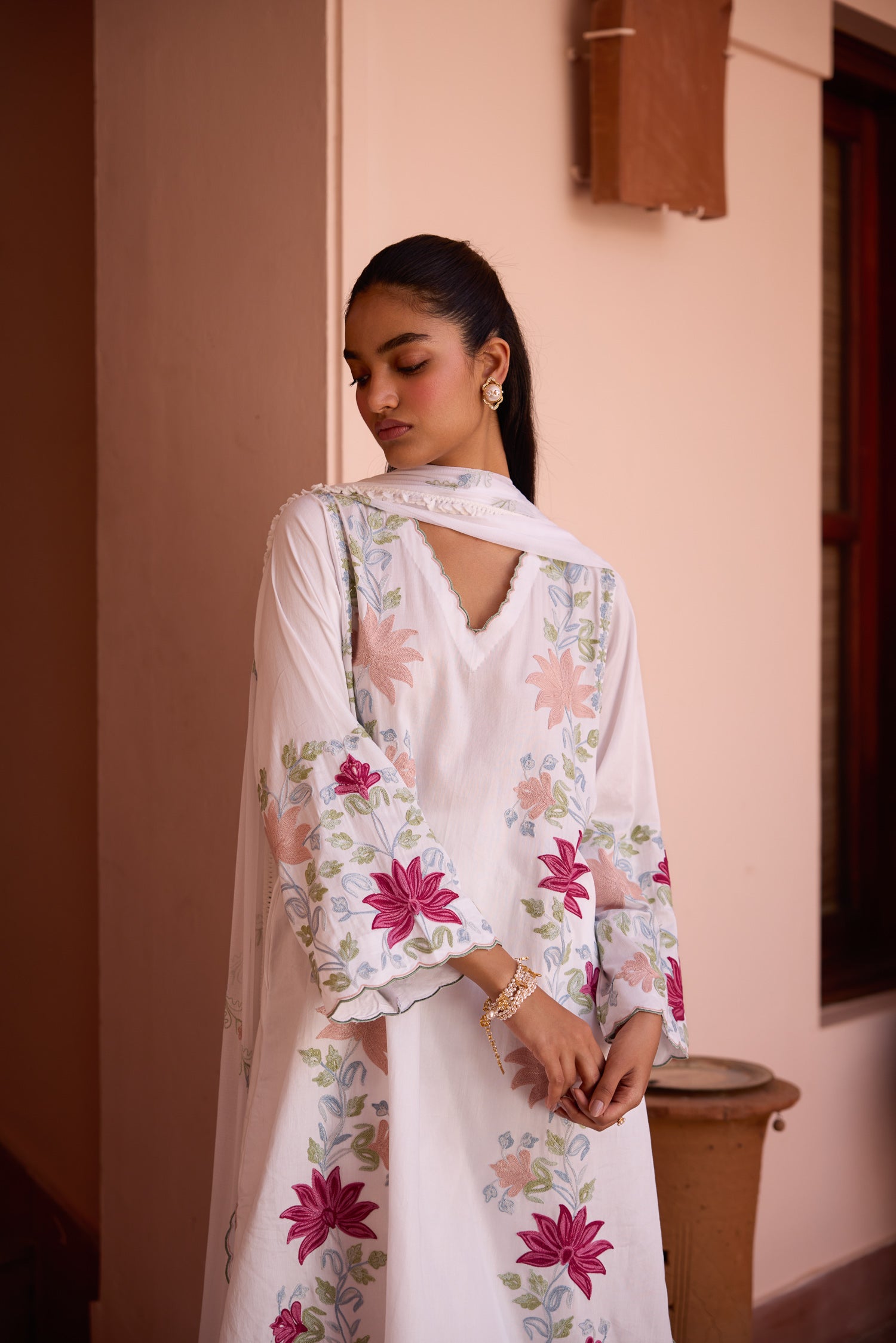 White Rosette Cotton Aari Pheran Set with Salwar Pants