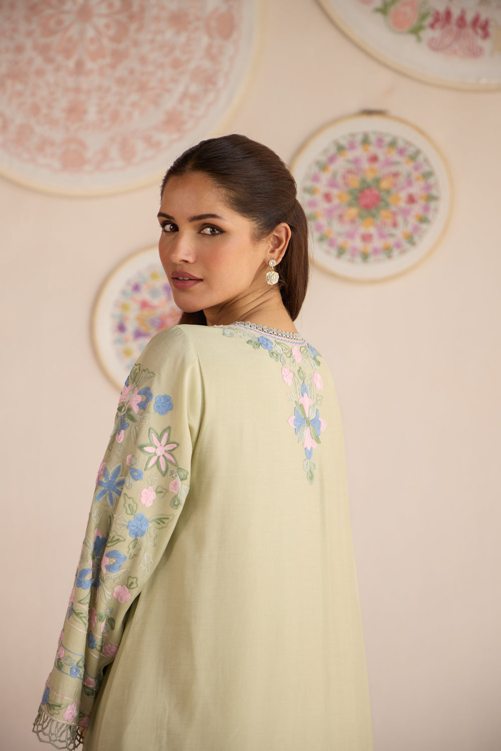 Nazaakat Green Cotton Aari Kurta Set with Organza Dupatta & Wide Pants