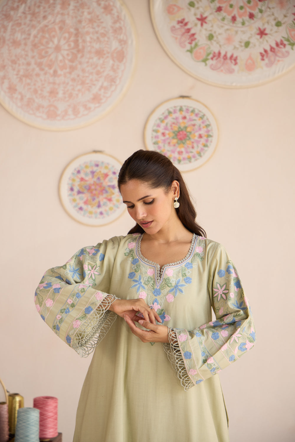 Nazaakat Green Cotton Aari Kurta Set with Organza Dupatta & Wide Pants