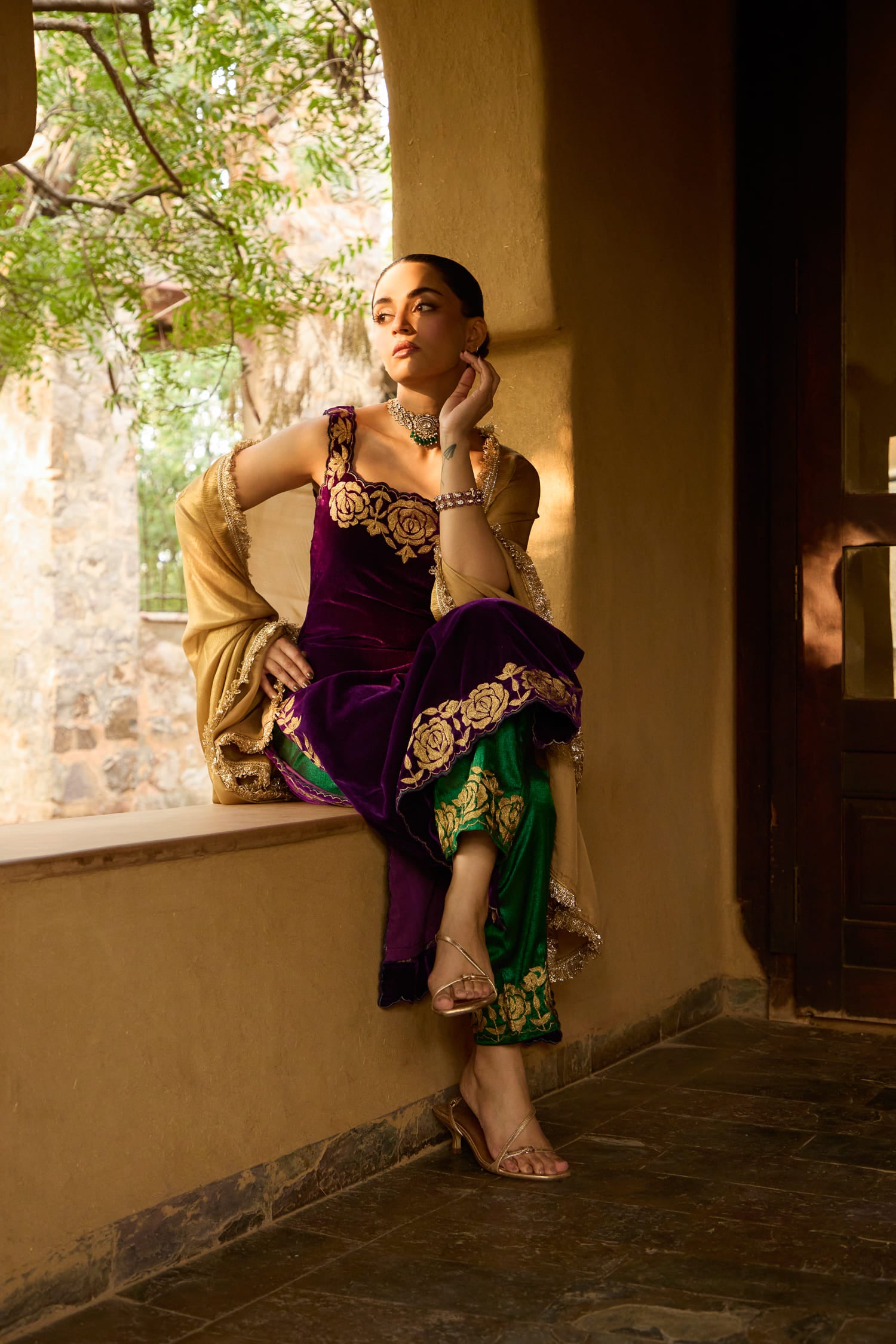 Purple Velvet Tilla Embroidered Sleeveless Kurta Set With Green Tissue Cigarette Pants & Gold Tissue Embroidered Dupatta