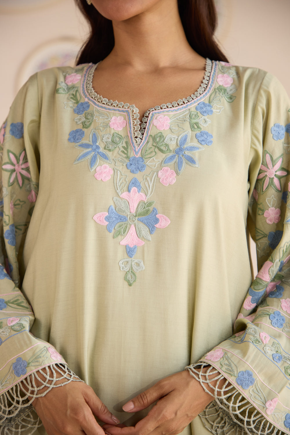 Nazaakat Green Cotton Aari Kurta Set with Organza Dupatta & Wide Pants