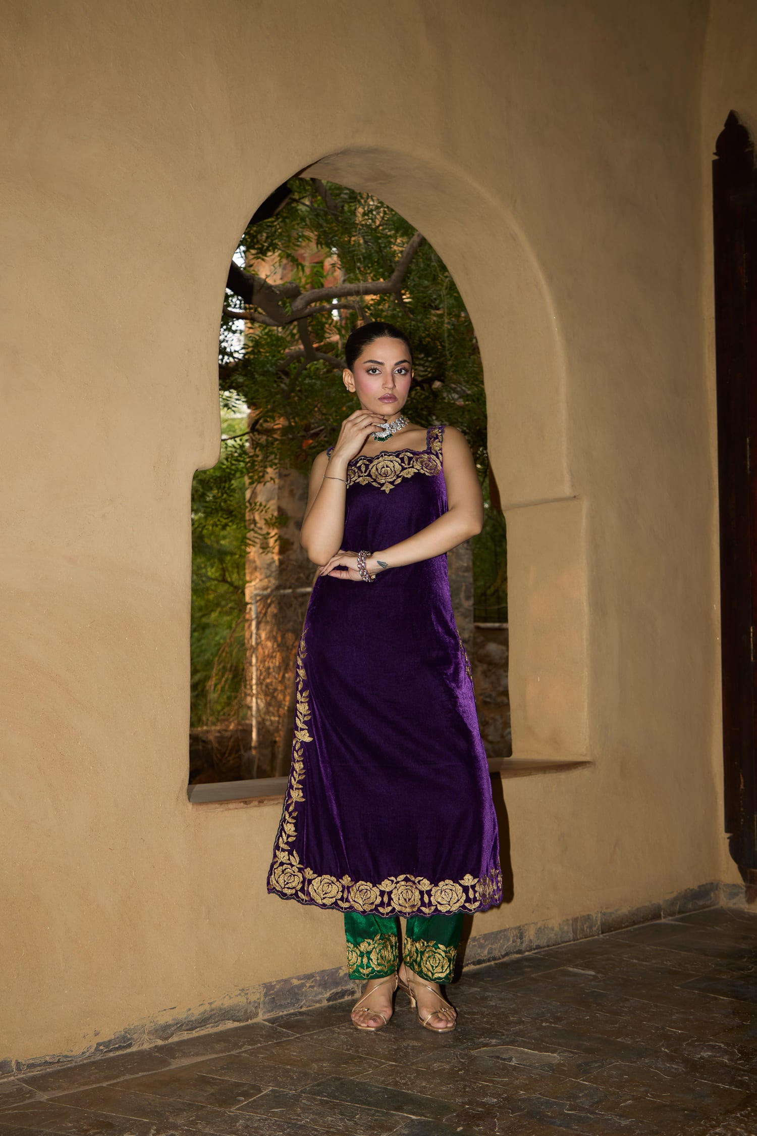 Purple Velvet Tilla Embroidered Sleeveless Kurta Set With Green Tissue Cigarette Pants & Gold Tissue Embroidered Dupatta
