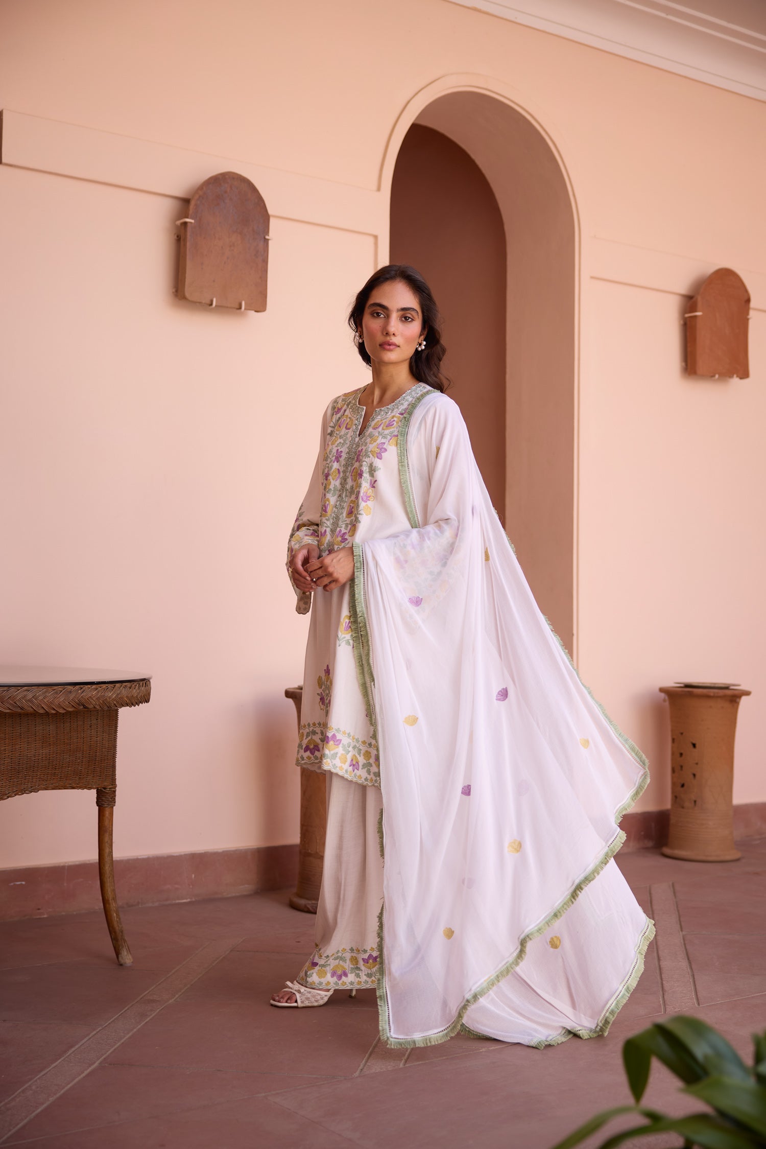 White Meadow Short Aari Pheran Set with Farshi Salwar