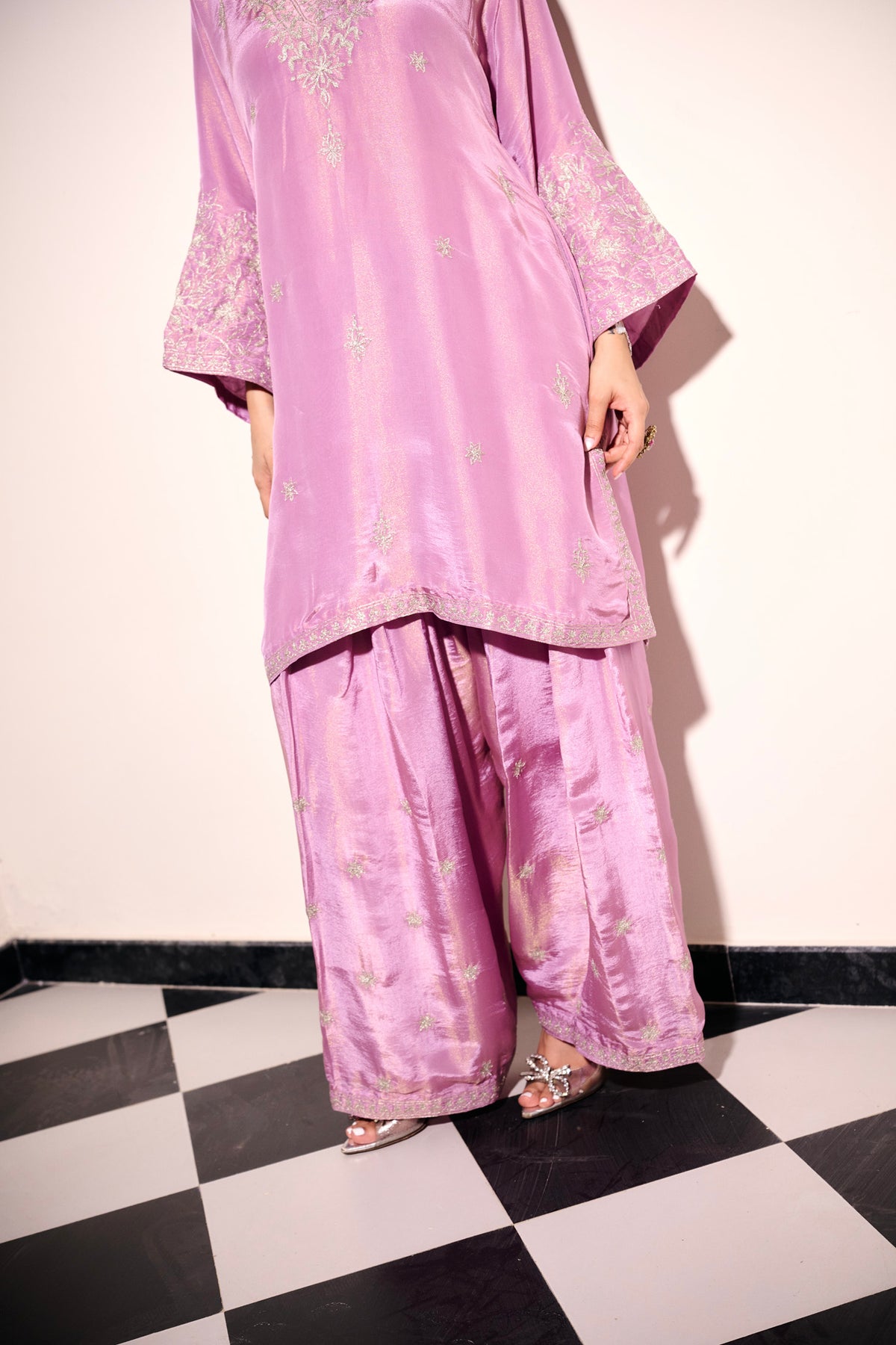 Lilac Tissue Tilla Embroidered Pheran Set with Farshi Salwar