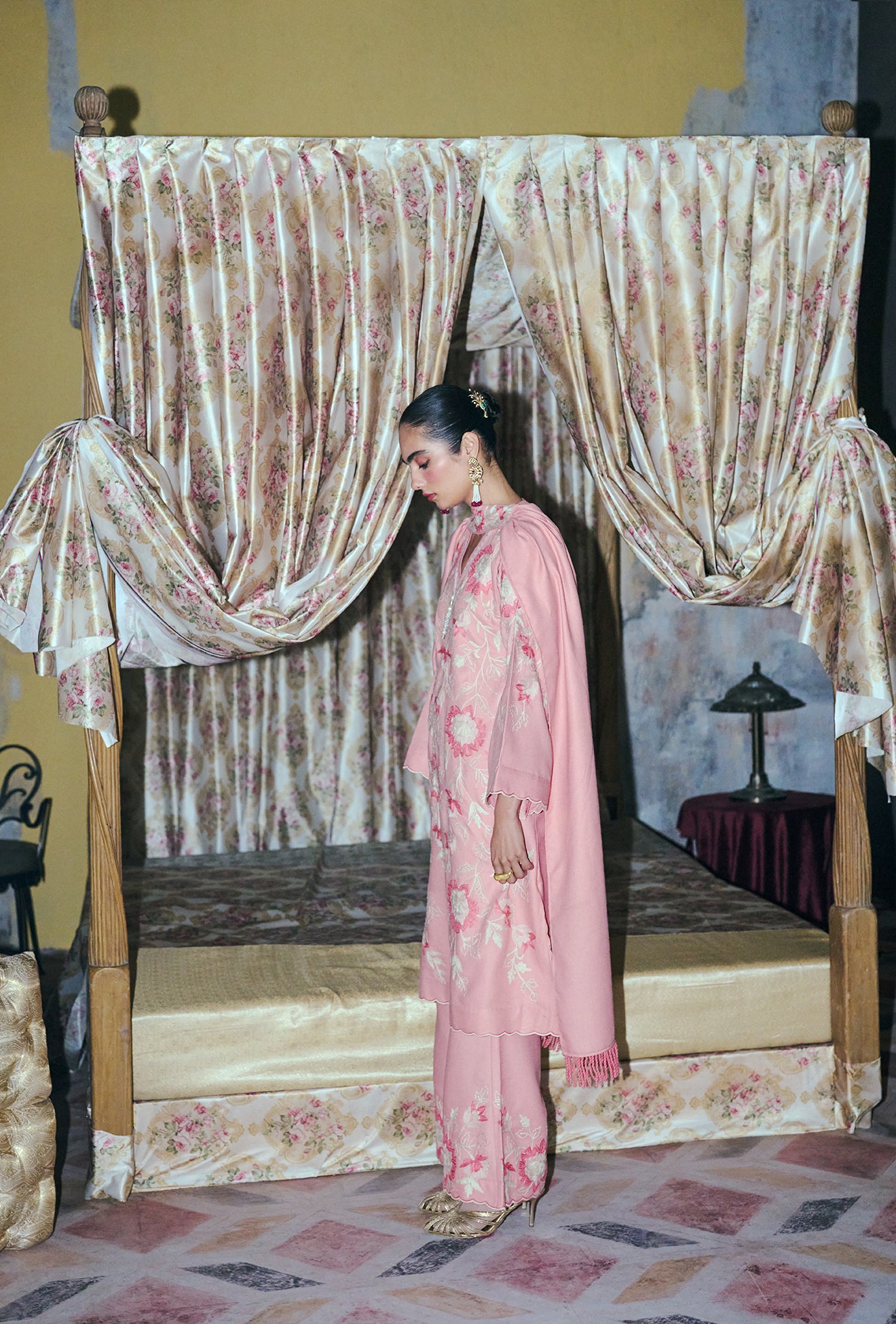 ⁠ ⁠Rose Pink Wool Aari Embroidered Pheran Set with Flared Pants & Embroidered Pleat Stole