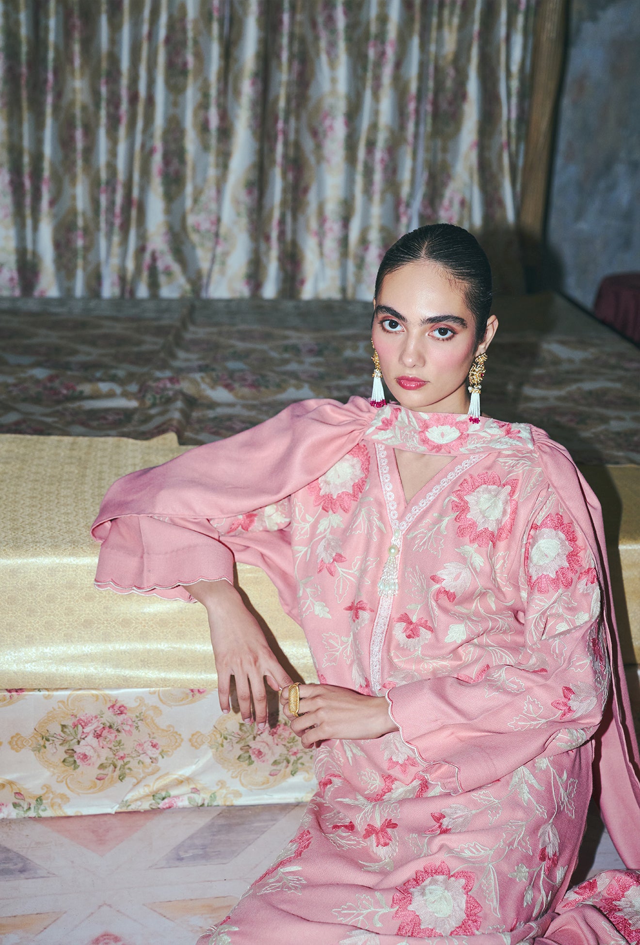 ⁠ ⁠Rose Pink Wool Aari Embroidered Pheran Set with Flared Pants & Embroidered Pleat Stole