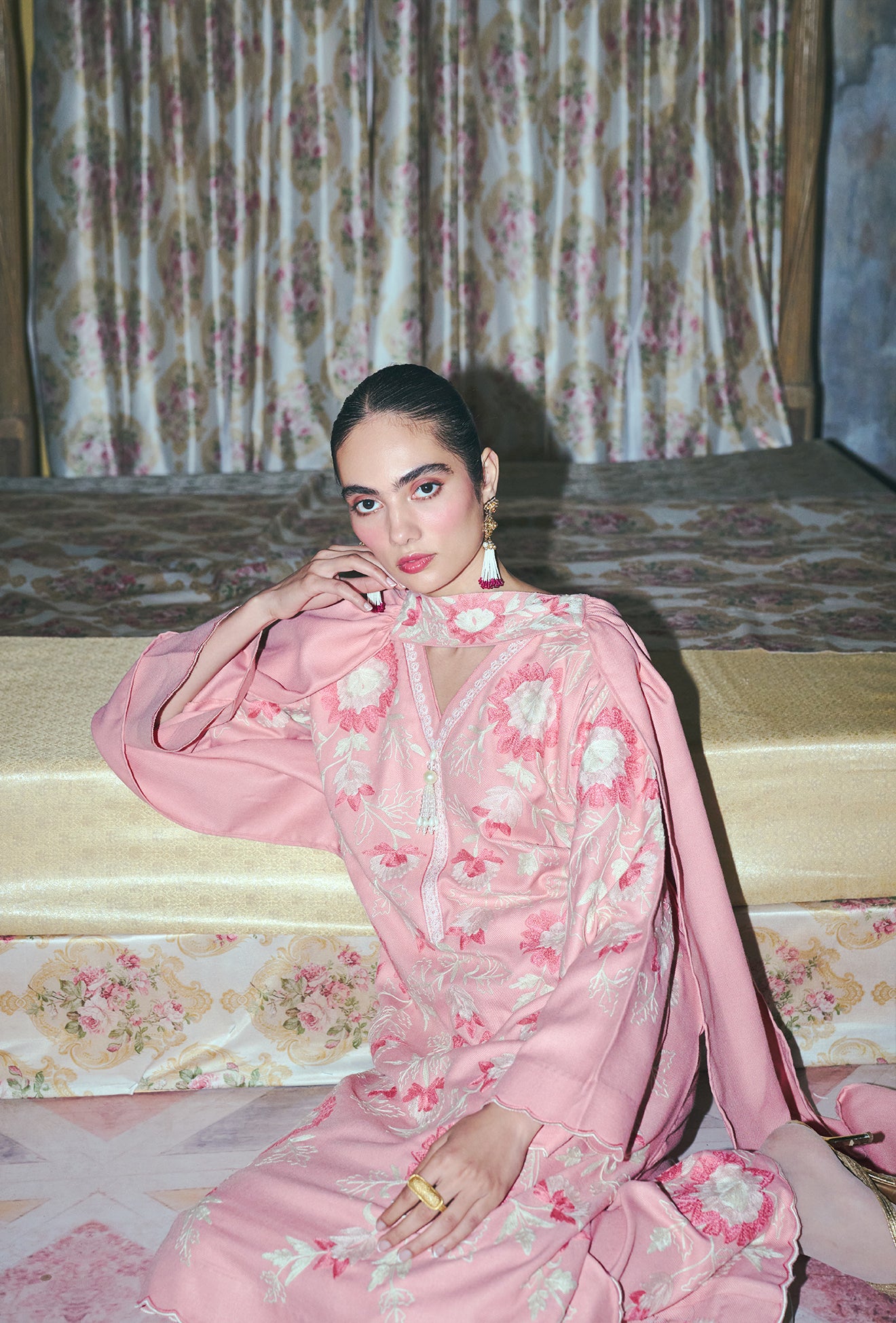 ⁠ ⁠Rose Pink Wool Aari Embroidered Pheran Set with Flared Pants & Embroidered Pleat Stole