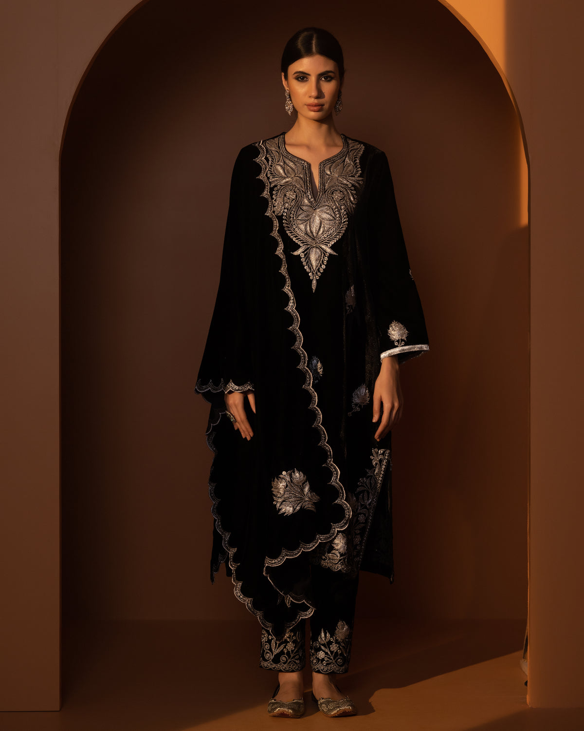 Raeshmi Buy Black Raeshmi Silk Velvet Kurta Set for women online | Koshur India